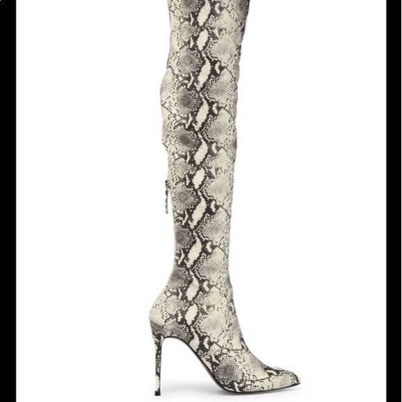 Steve Madden size 6 Demanding Fashion Boots NWT - Picture 3 of 8